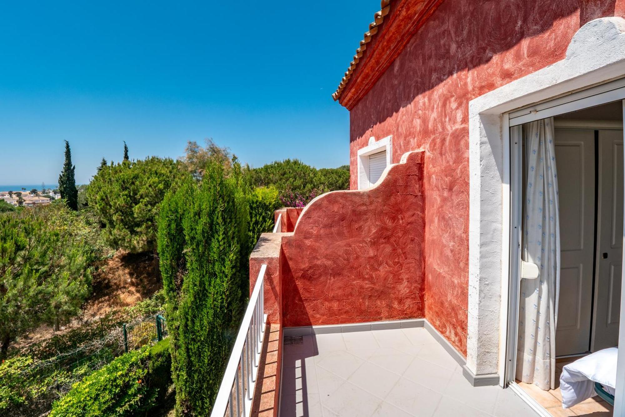 Bhost - Atlantica Golf Holiday home *