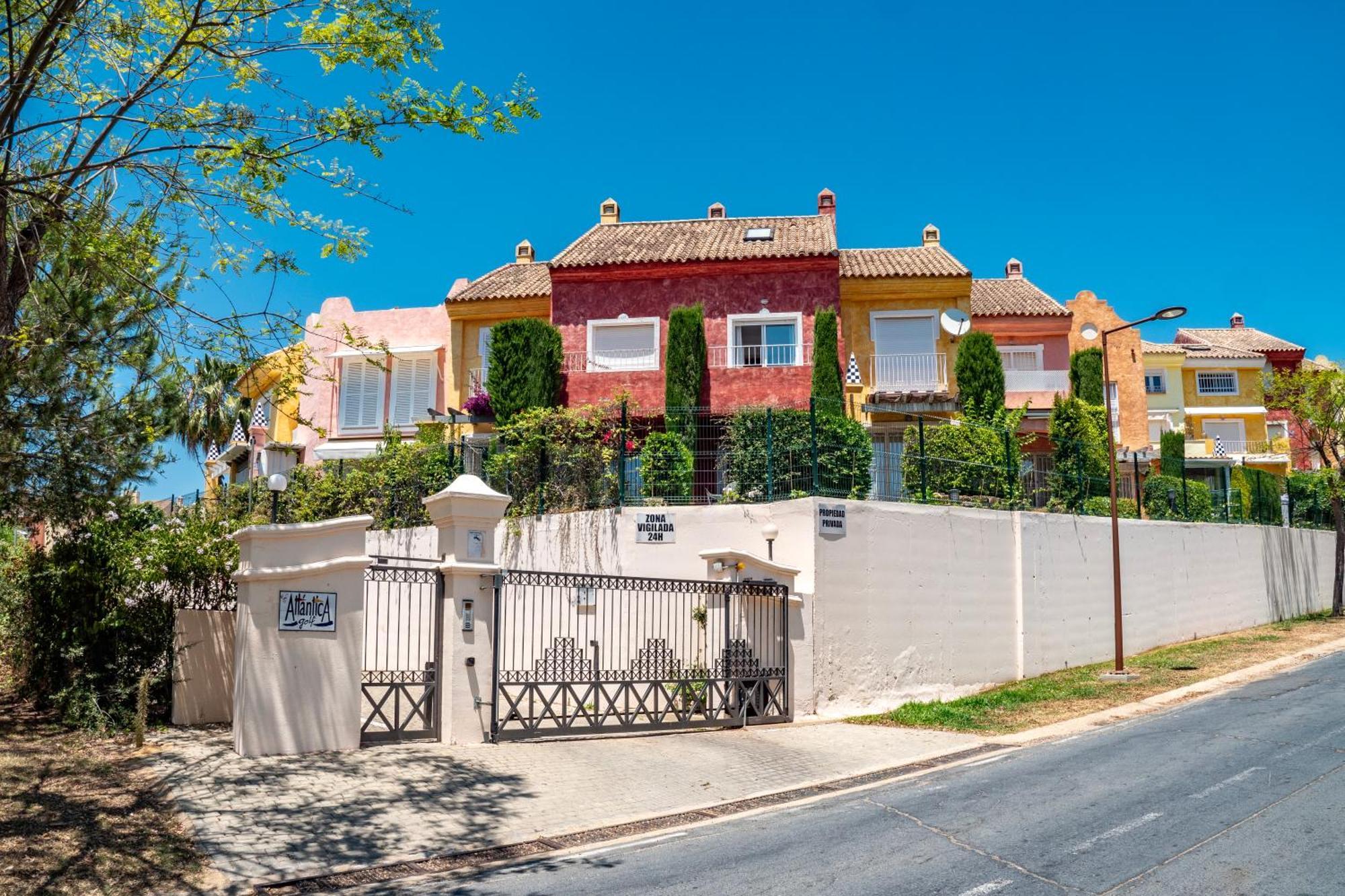 Bhost - Atlantica Golf Holiday home *